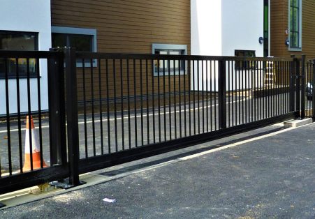 Automated gates bedfordshire fencing specialists
